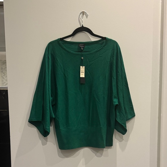 Talbots Sweaters - Talbots Kelly Green Sweater. Flattering cut and sleeve length.